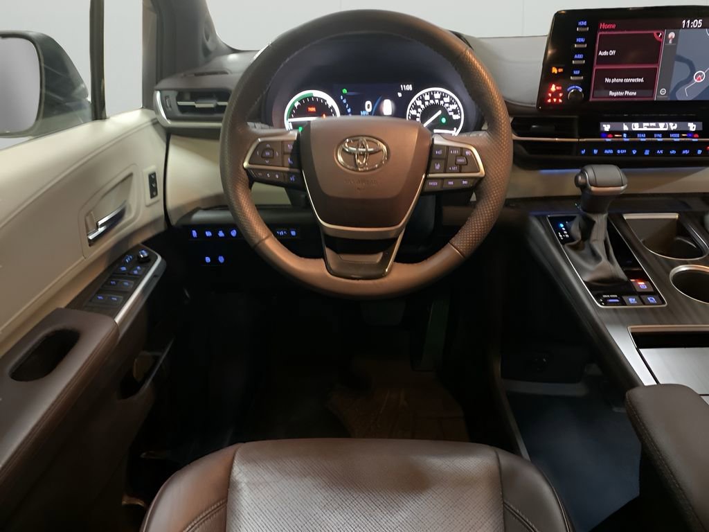 Used 2024 Toyota Sienna Platinum image 16