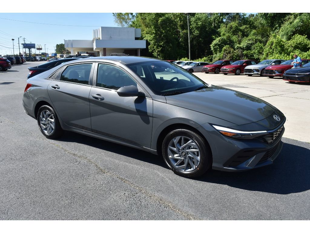 New 2025 Hyundai Elantra Blue image 6