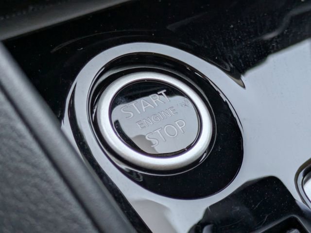 New 2025 Nissan Versa SR w/ Trunk Package image 26