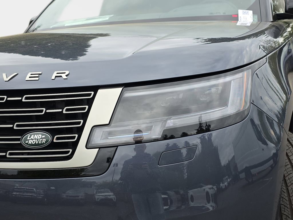 New 2026 Land Rover Range Rover Long Wheelbase SE AWD/4WD image 33