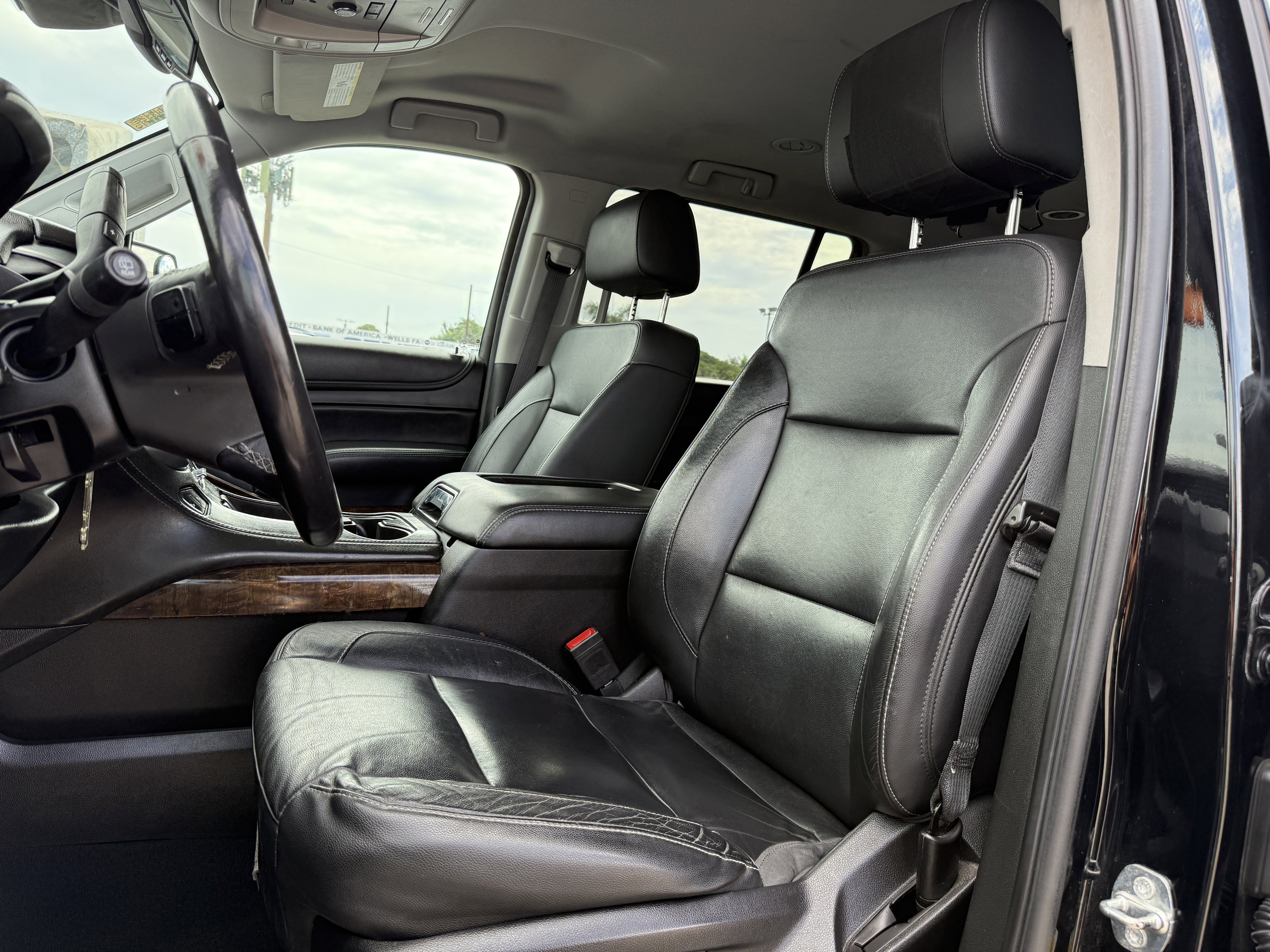 Used 2020 Chevrolet Suburban LT image 8