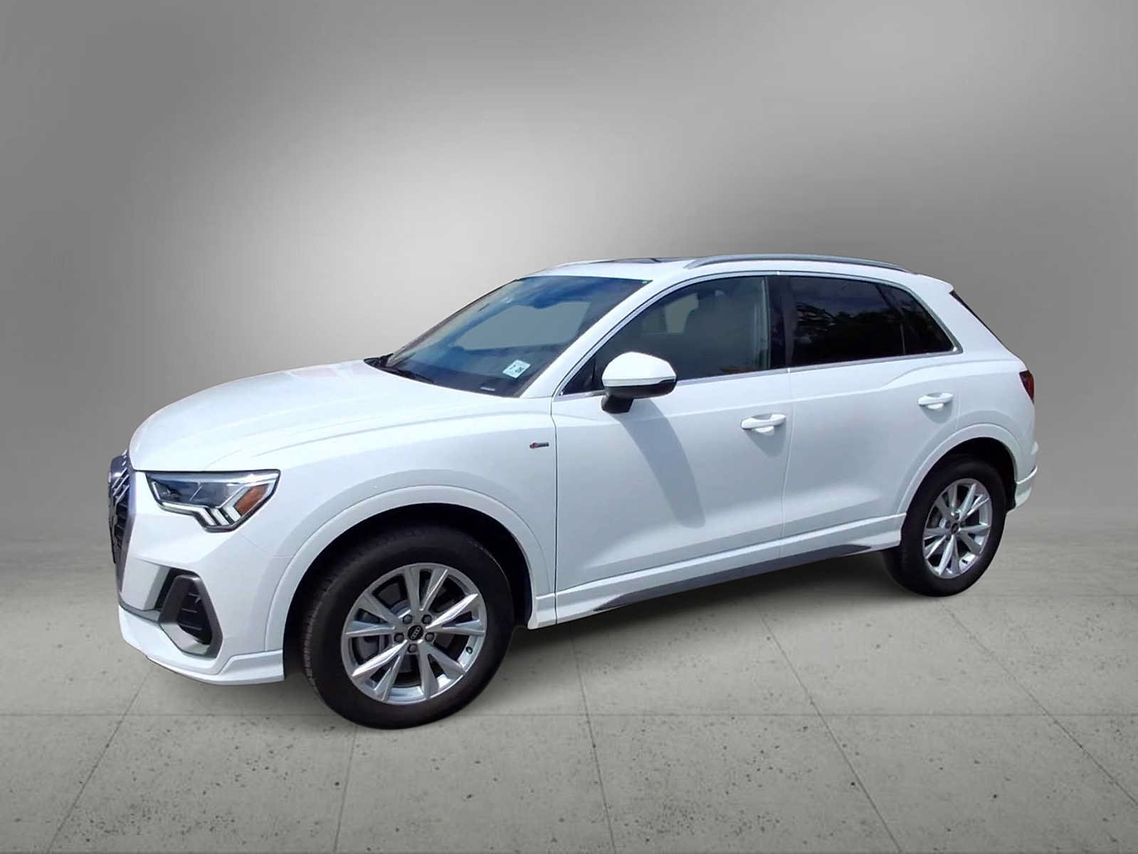Certified 2023 Audi Q3 2.0T Premium w/ Convenience Package AWD/4WD image 4
