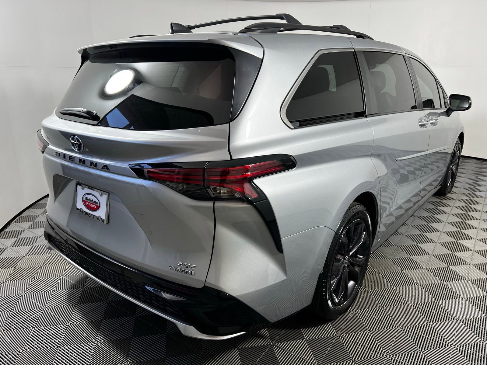 Certified 2024 Toyota Sienna XSE image 5