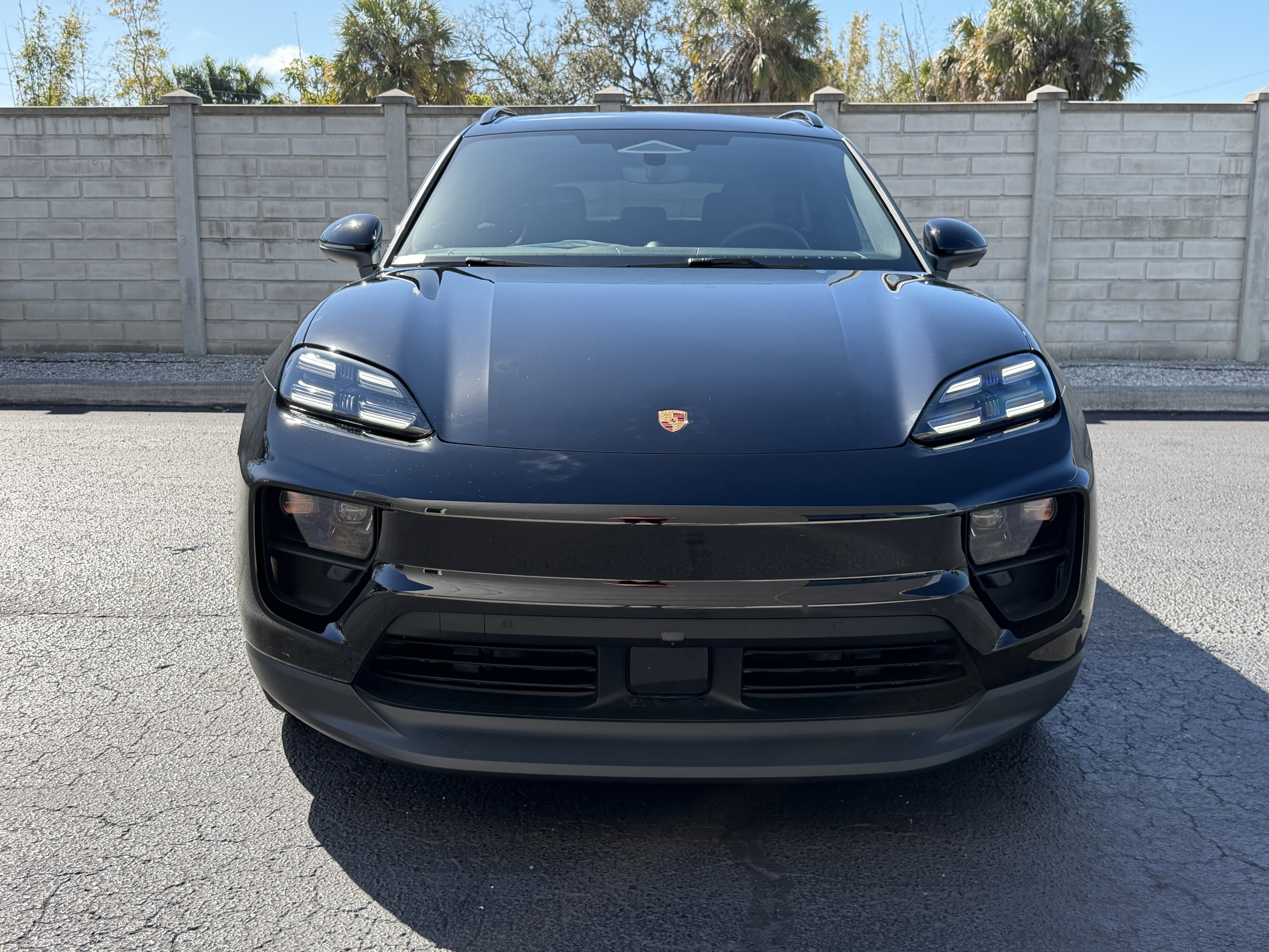 Certified 2025 Porsche Macan Electric image 11