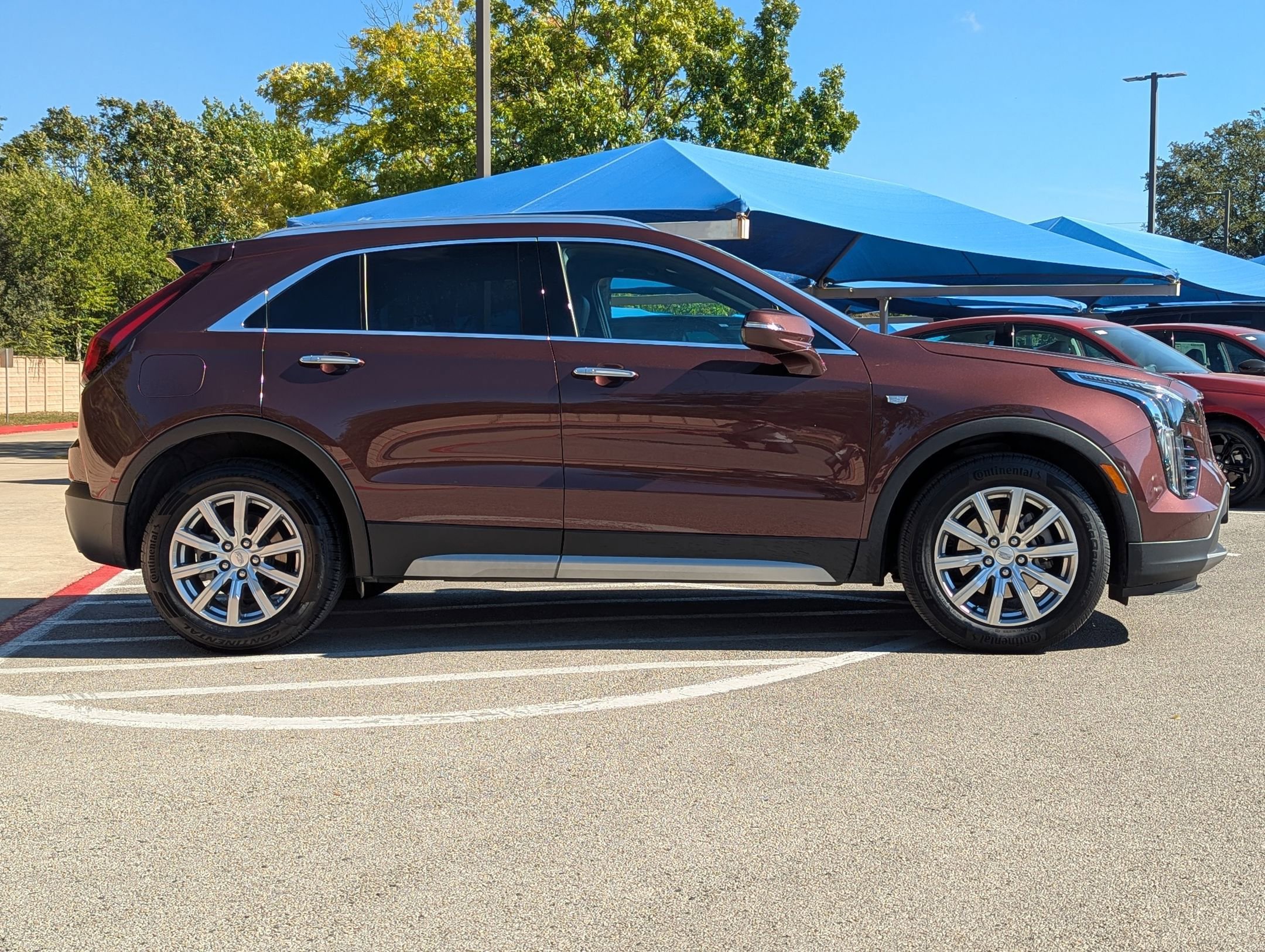 Used 2023 Cadillac XT4 Premium Luxury image 3