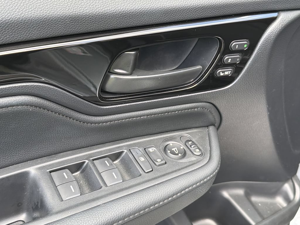 Used 2025 Honda Odyssey Touring image 24