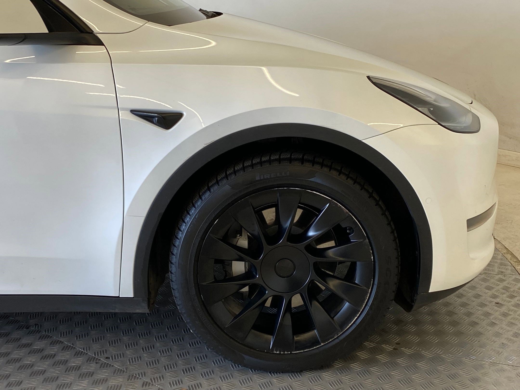 Used 2020 Tesla Model Y Performance image 10