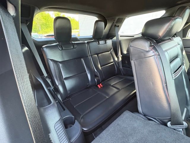 Used 2025 Ford Explorer ST-Line w/ ST-Line Street Pack AWD/4WD image 30