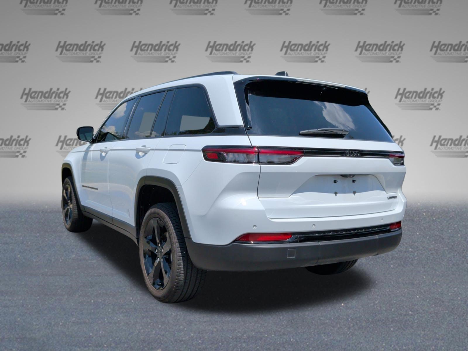 Used 2025 Jeep Grand Cherokee Limited w/ Luxury Tech Group II RWD image 9