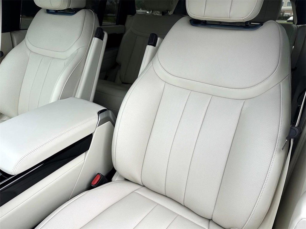 New 2026 Land Rover Range Rover Long Wheelbase SE image 20