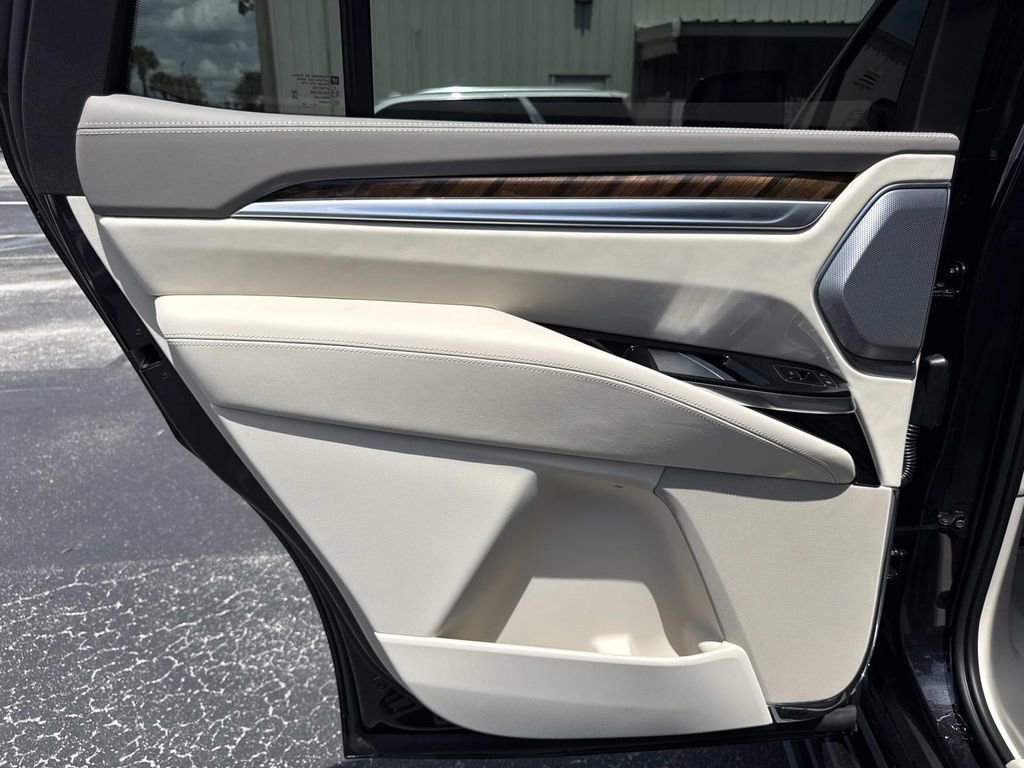 New 2026 Cadillac Escalade Platinum Sport w/ LPO, Floor Liner Package AWD/4WD image 13