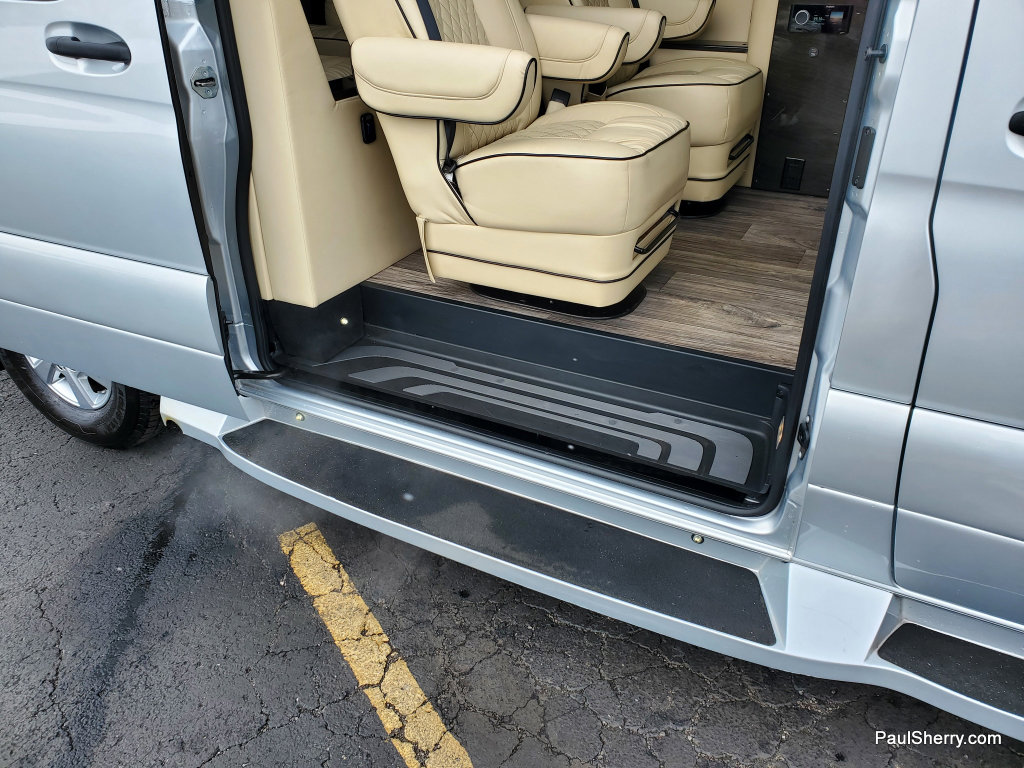 Used 2021 Mercedes-Benz Sprinter 2500 image 32