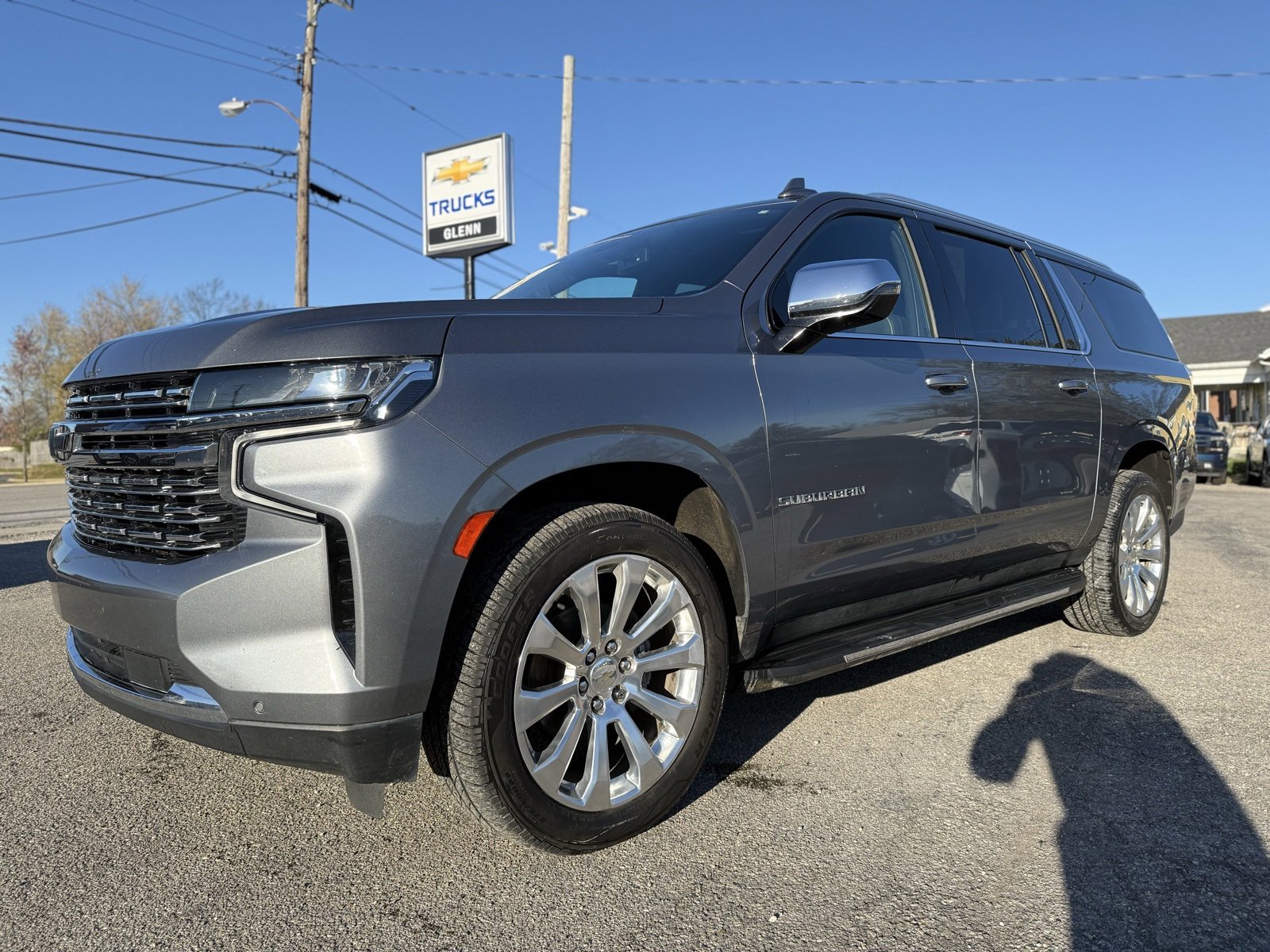 Used 2021 Chevrolet Suburban Premier image 2