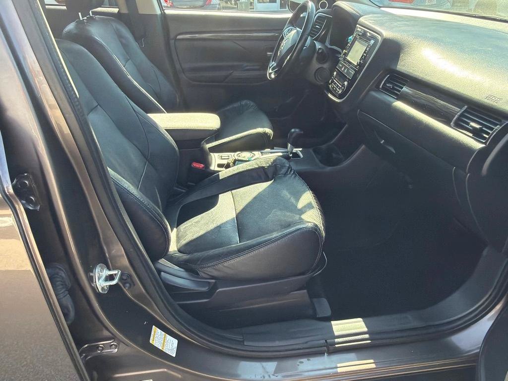 Used 2016 Mitsubishi Outlander SE FWD image 9