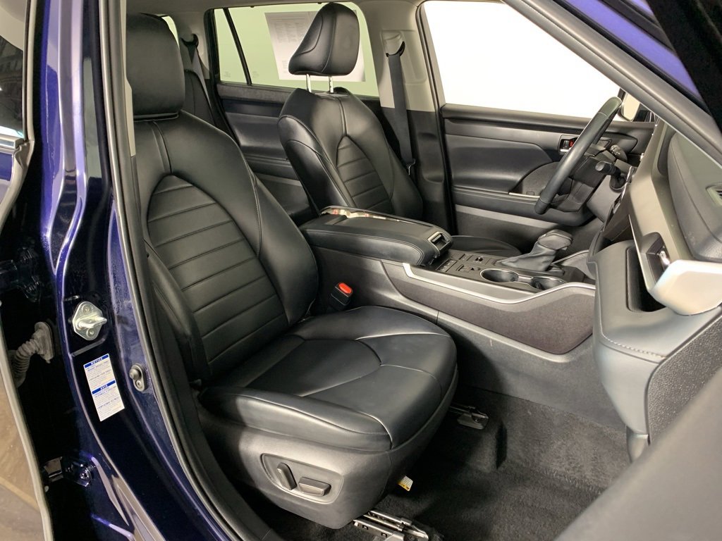 Used 2022 Toyota Highlander XLE image 22