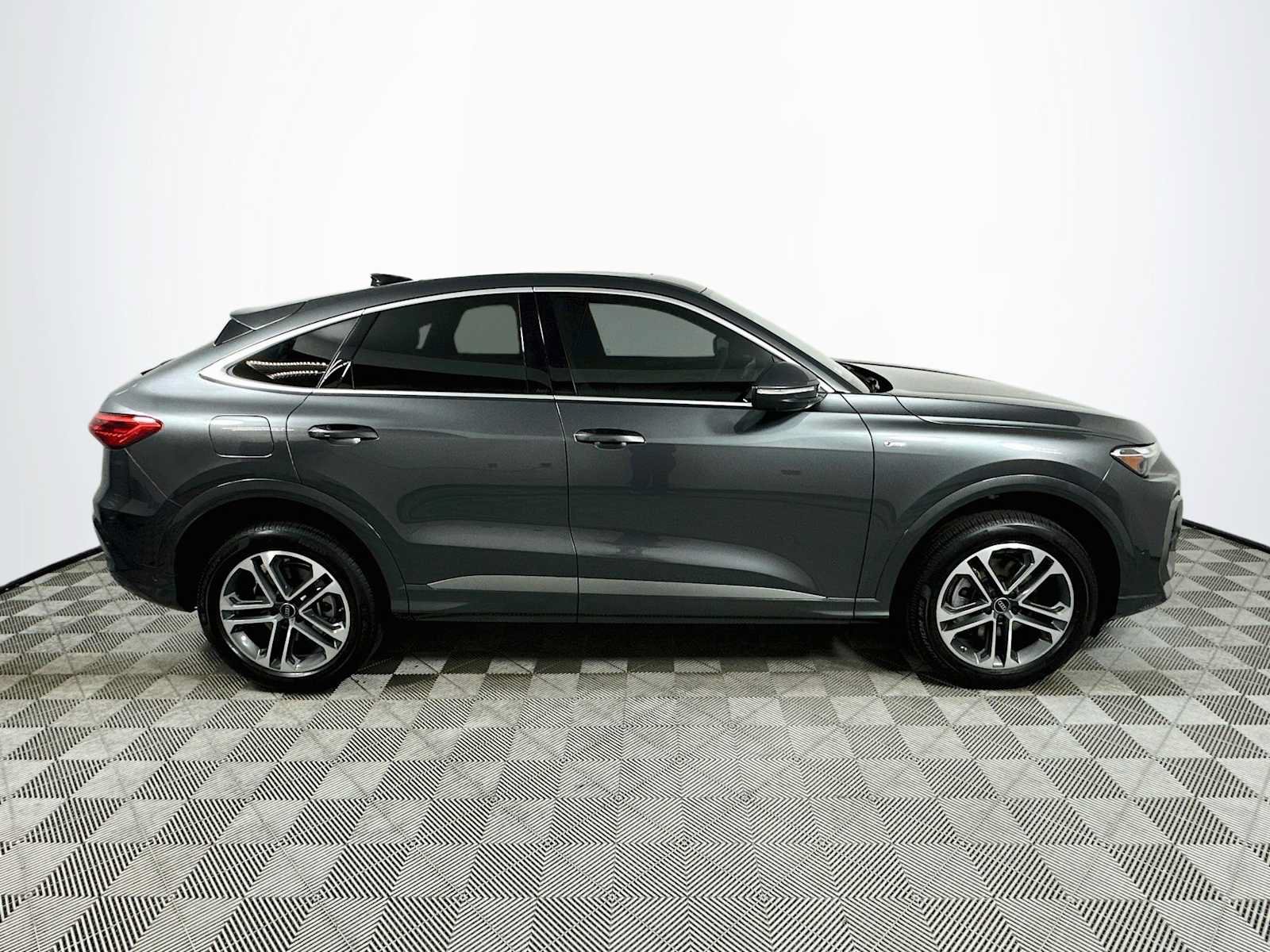 New 2026 Audi Q5 Premium AWD/4WD image 8