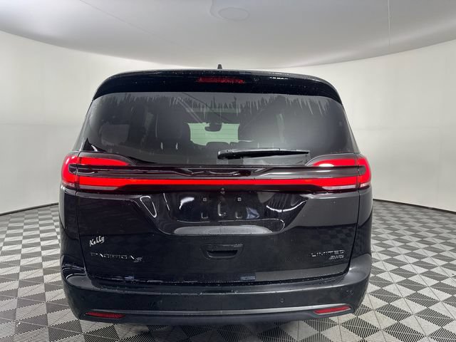 New 2027 Chrysler Pacifica Limited w/ S Appearance Package AWD/4WD image 5