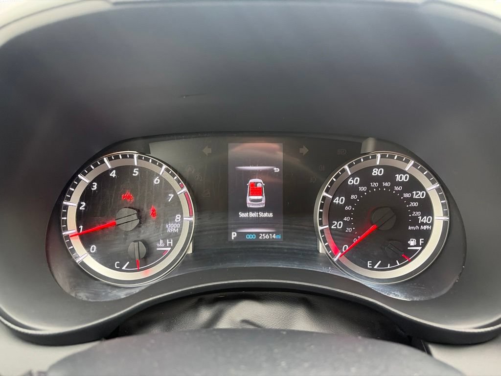 Used 2022 Toyota Highlander LE AWD/4WD image 32