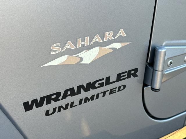 Used 2015 Jeep Wrangler Unlimited Sahara w/ Max Tow Package AWD/4WD image 6
