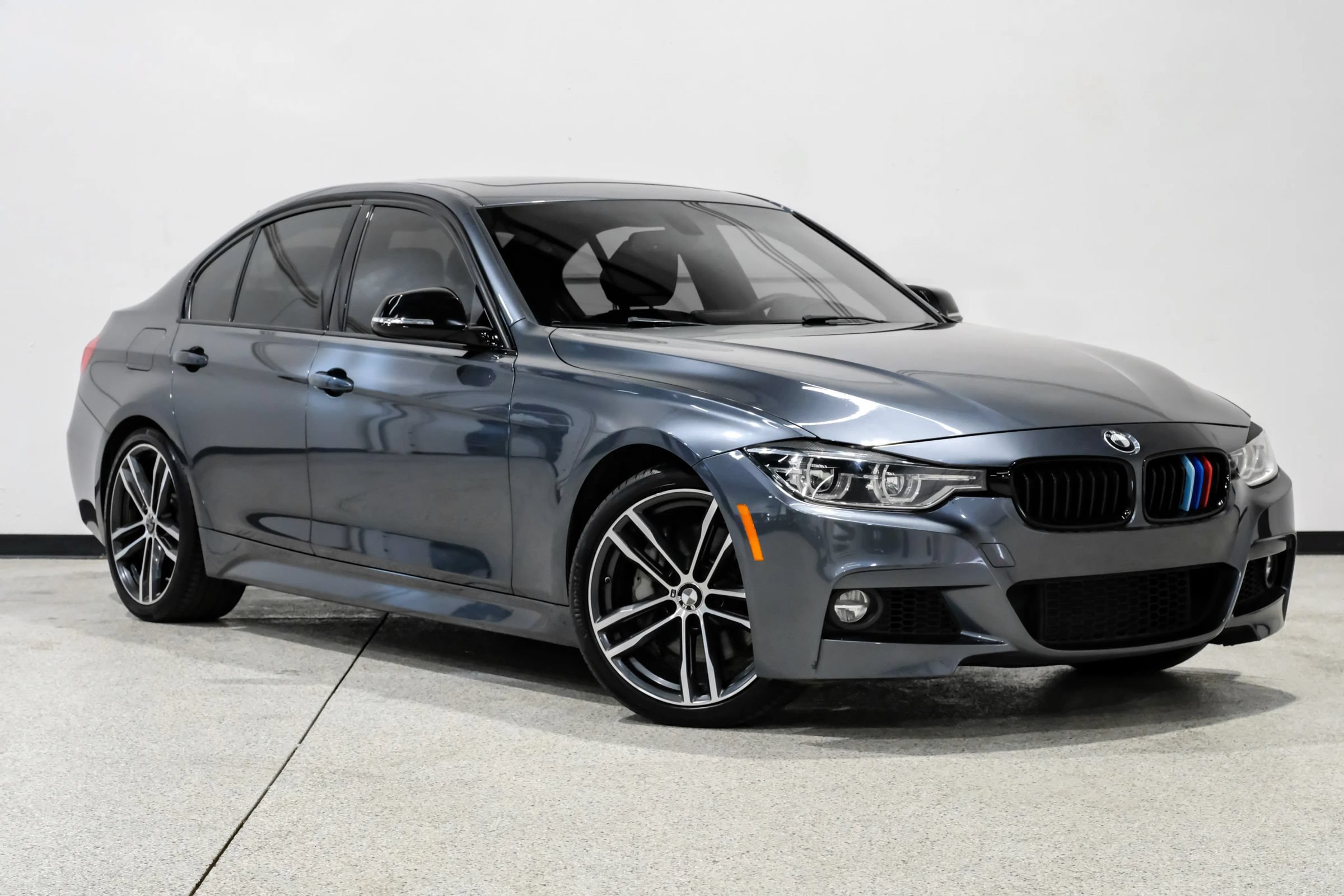 Used 2018 BMW 340i Sedan RWD image 4