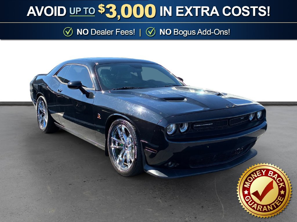 Used 2015 Dodge Challenger R/T Scat Pack w/ Scat Pack Appearance Package RWD image 10