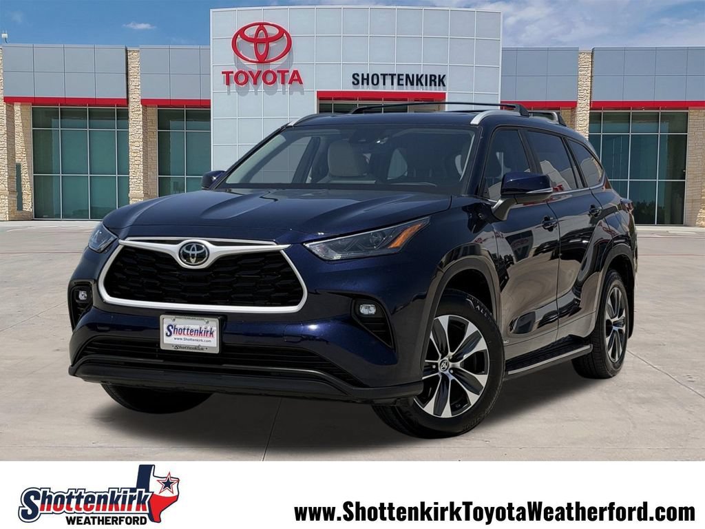 Used 2025 Toyota Highlander XLE