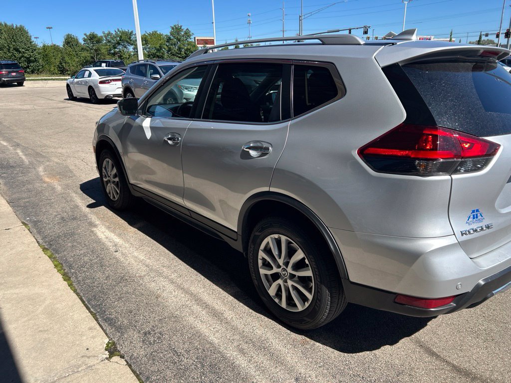 Used 2020 Nissan Rogue SV AWD/4WD image 2