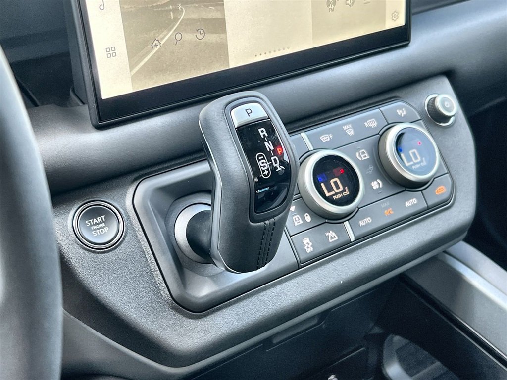Used 2025 Land Rover Defender 110 S image 27