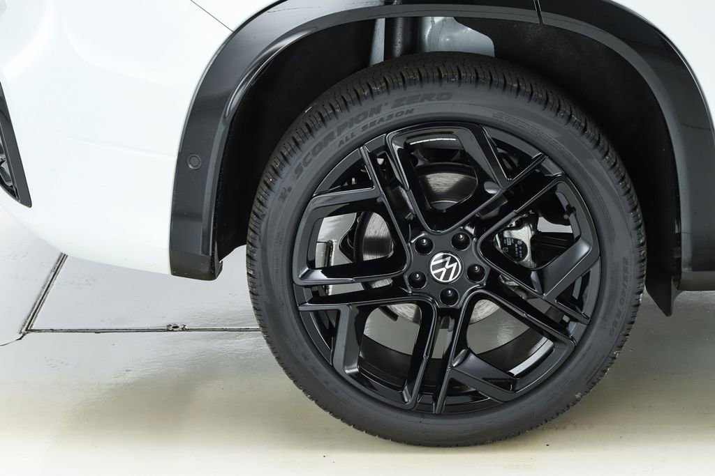 New 2026 Volkswagen Tiguan SE R-Line image 13