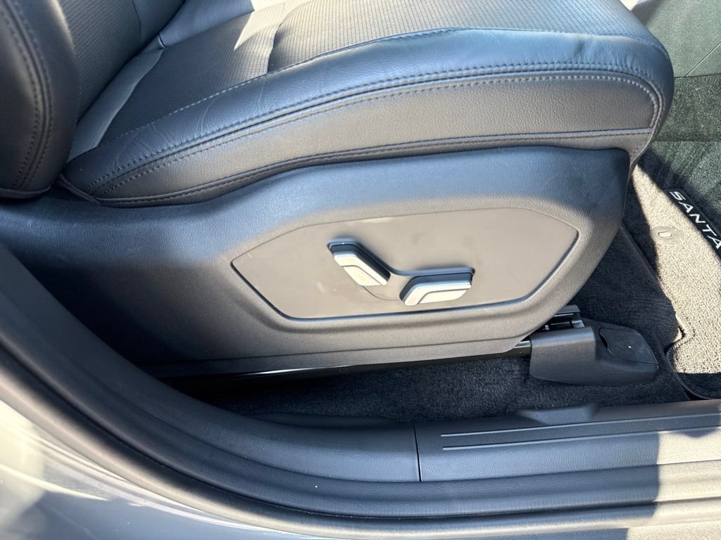 Used 2025 Hyundai Santa Fe Limited AWD/4WD image 37