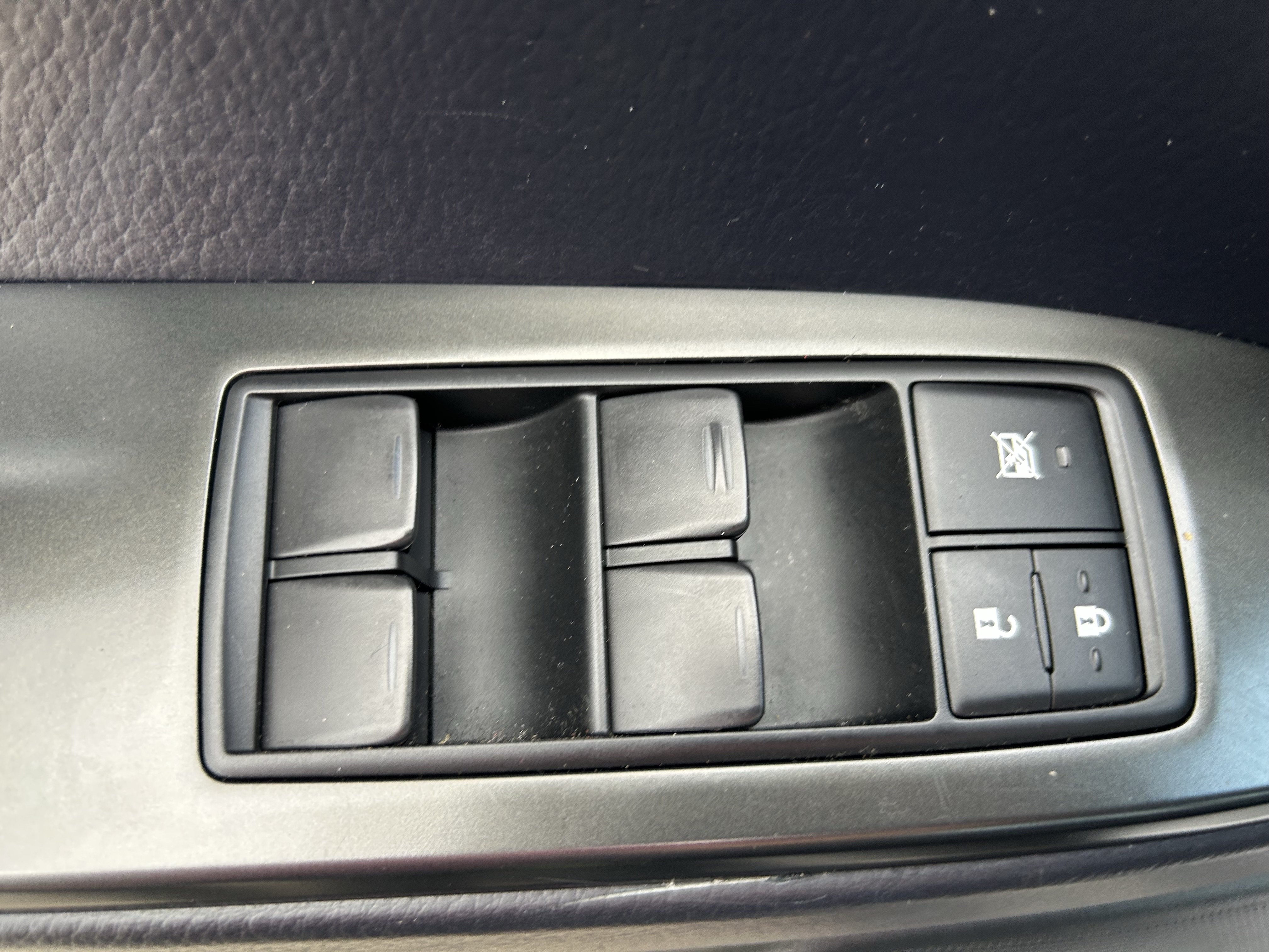 Used 2023 Lexus GX 460 Luxury w/ Sport Design Package AWD/4WD image 16