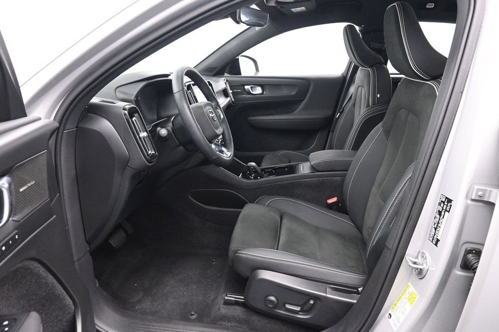Used 2023 Volvo C40 P8 Recharge Ultimate AWD/4WD image 15
