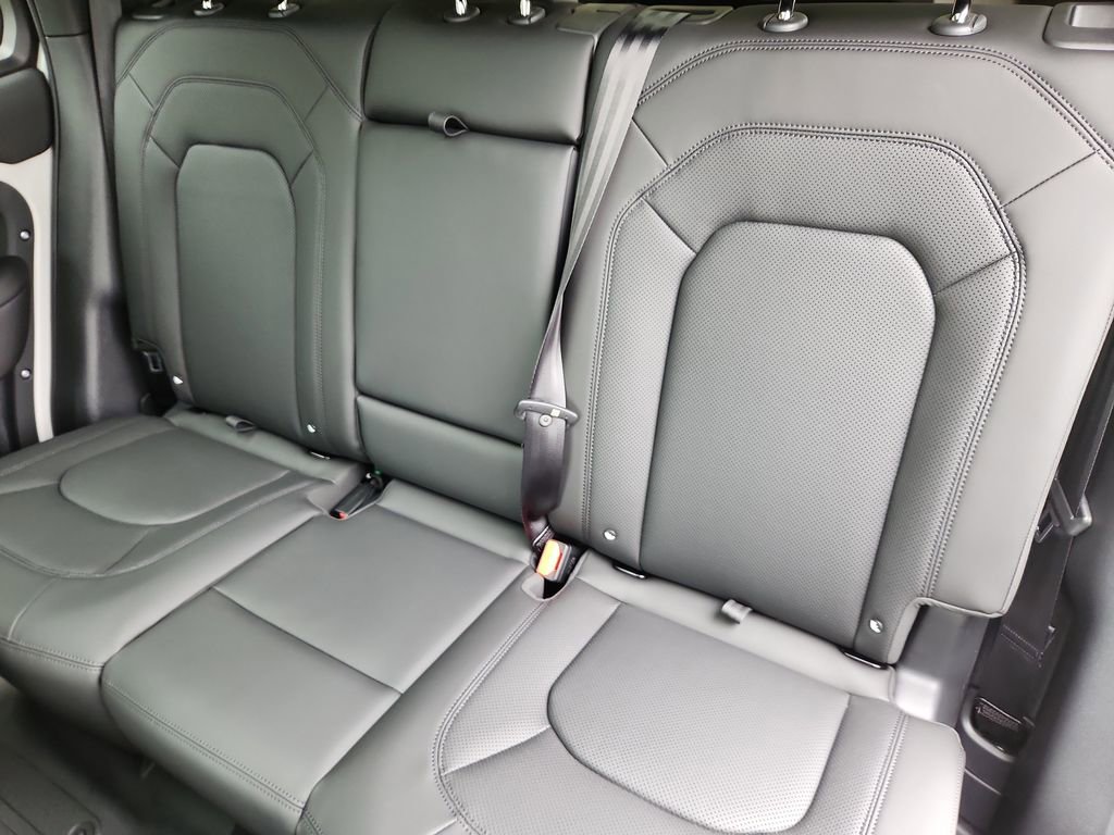 Used 2026 Land Rover Defender 110 S AWD/4WD image 23