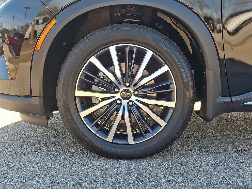 Used 2025 INFINITI QX60 Sensory w/ Vision Package image 8