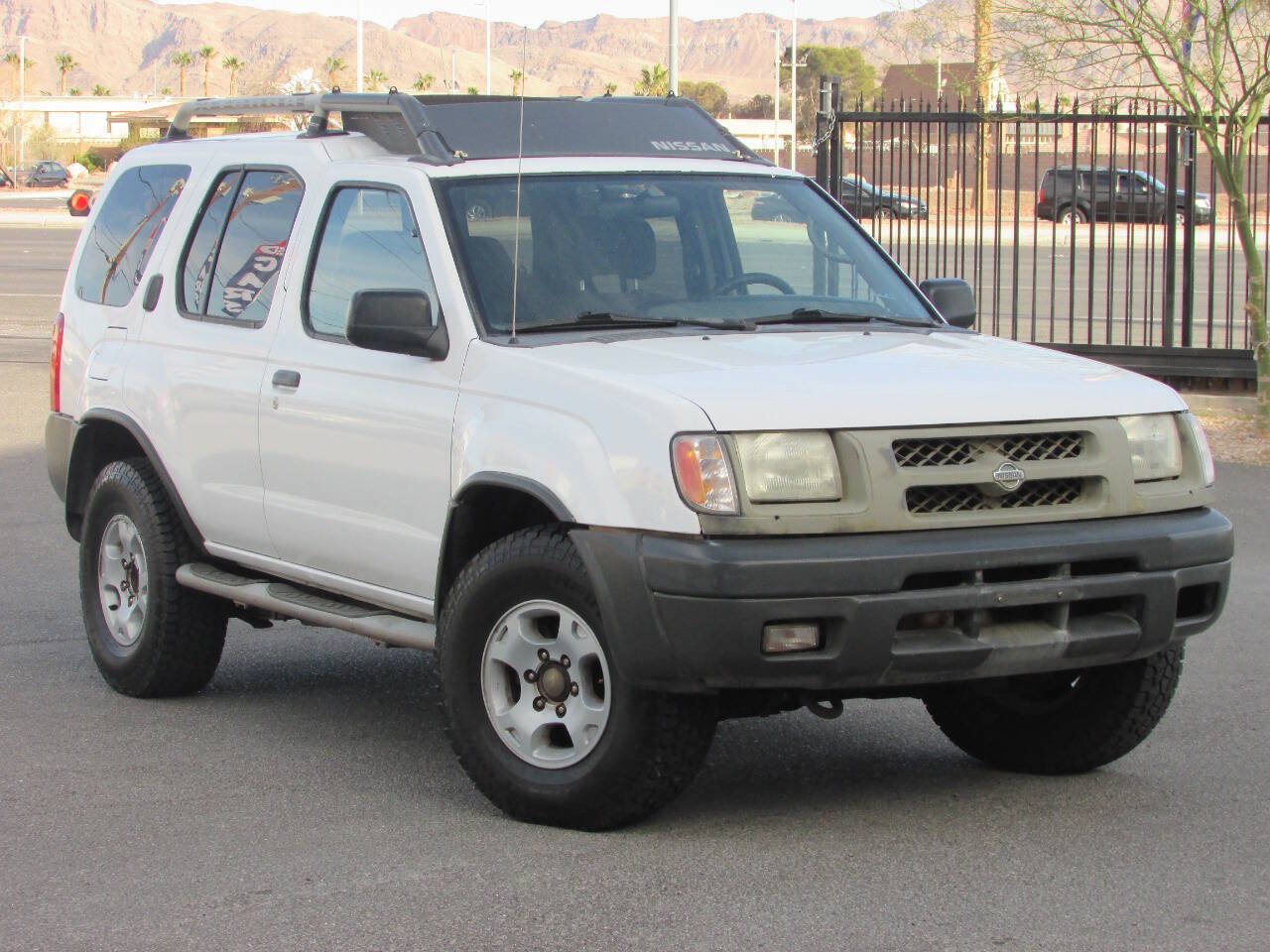 Used 2000 Nissan Xterra XE RWD image 2