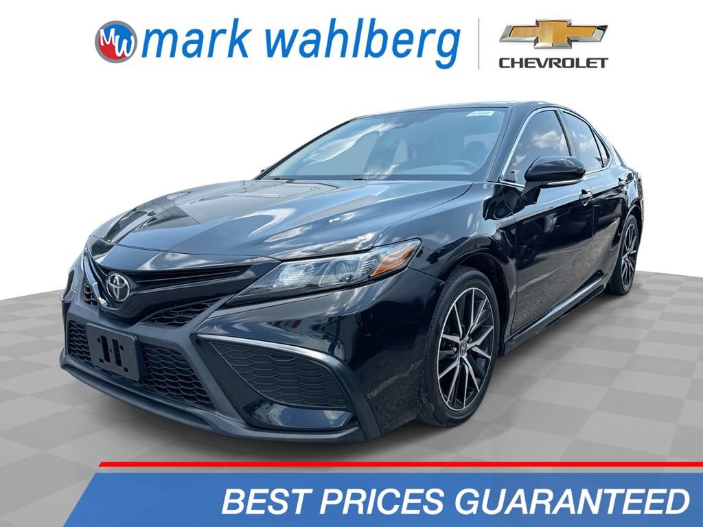 Used 2021 Toyota Camry SE w/ Cold Weather Package AWD/4WD image 1
