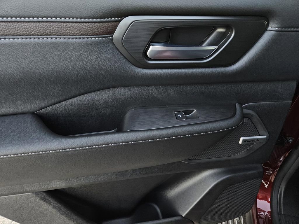 New 2026 Nissan Armada SL w/ Captain's Chari Seat Package image 7