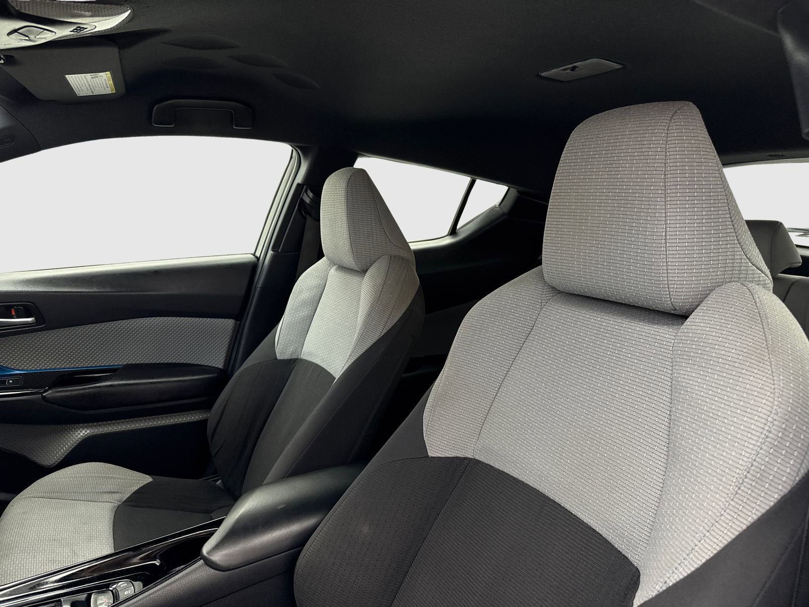 Used 2019 Toyota C-HR XLE FWD image 15