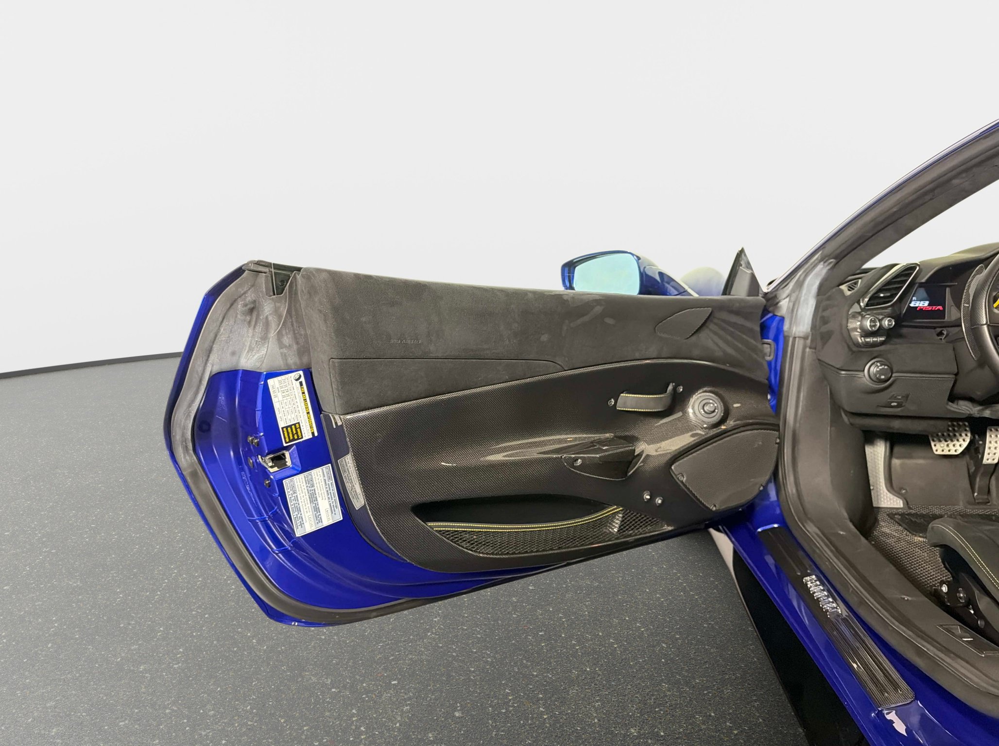 Used 2020 Ferrari 488 Pista Coupe RWD image 32