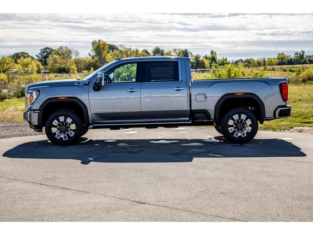 New 2026 GMC Sierra 3500 Denali w/ Denali Reserve Package image 4