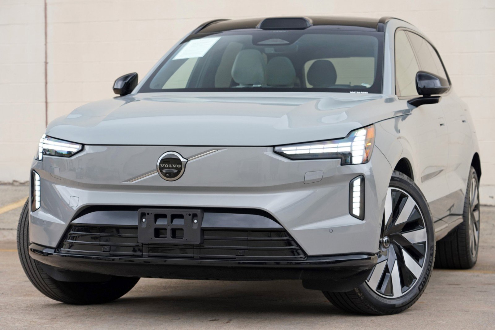 Used 2025 Volvo EX90 Ultra AWD/4WD image 3
