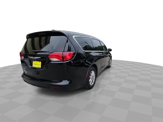 Used 2024 Chrysler Voyager LX FWD image 8