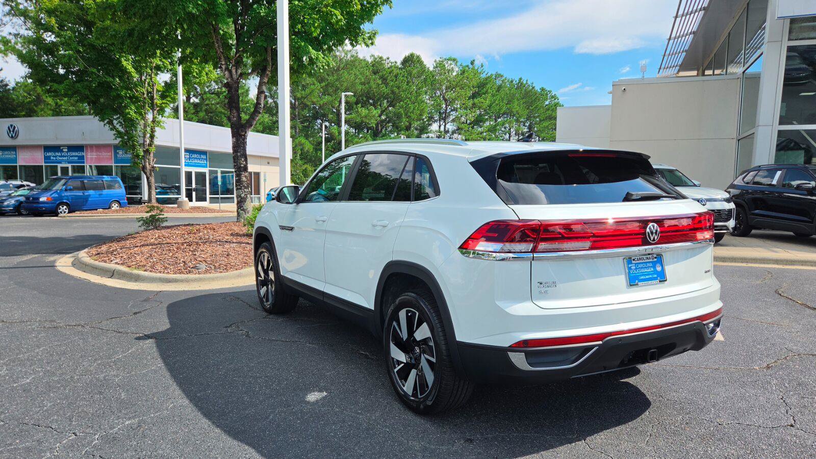 New 2026 Volkswagen Atlas Cross Sport SE AWD/4WD image 3