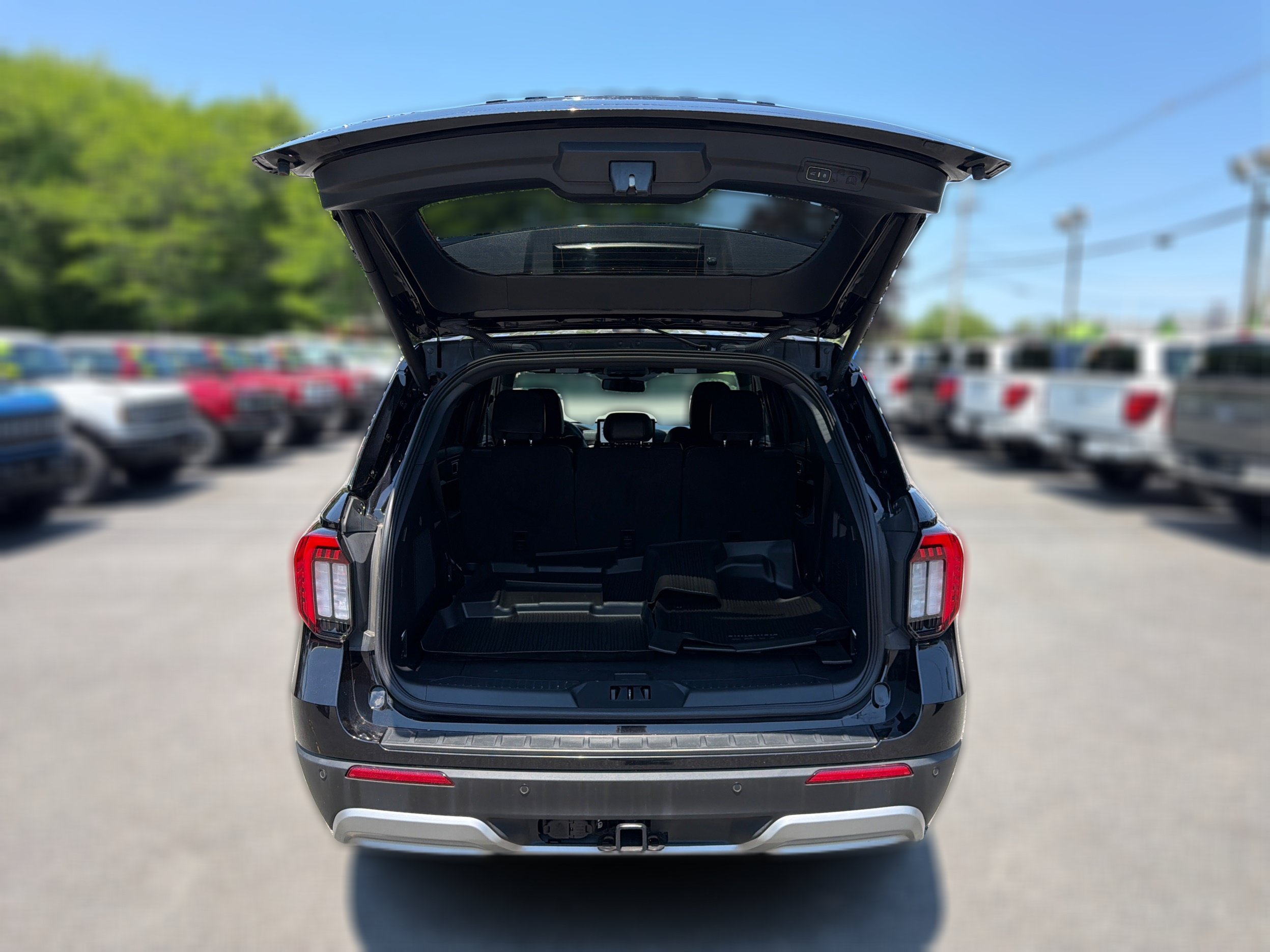 Used 2025 Ford Explorer Platinum AWD/4WD image 13