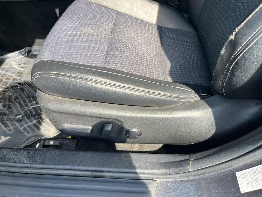 Used 2014 Toyota Camry SE w/ Moonroof Package FWD image 26