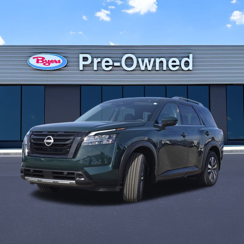 Used 2023 Nissan Pathfinder SL w/ Black Appearance Package image 3