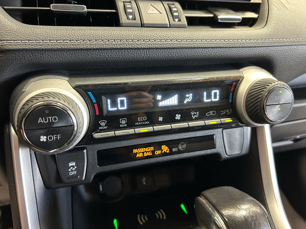 Used 2022 Toyota RAV4 XLE Premium AWD/4WD image 17