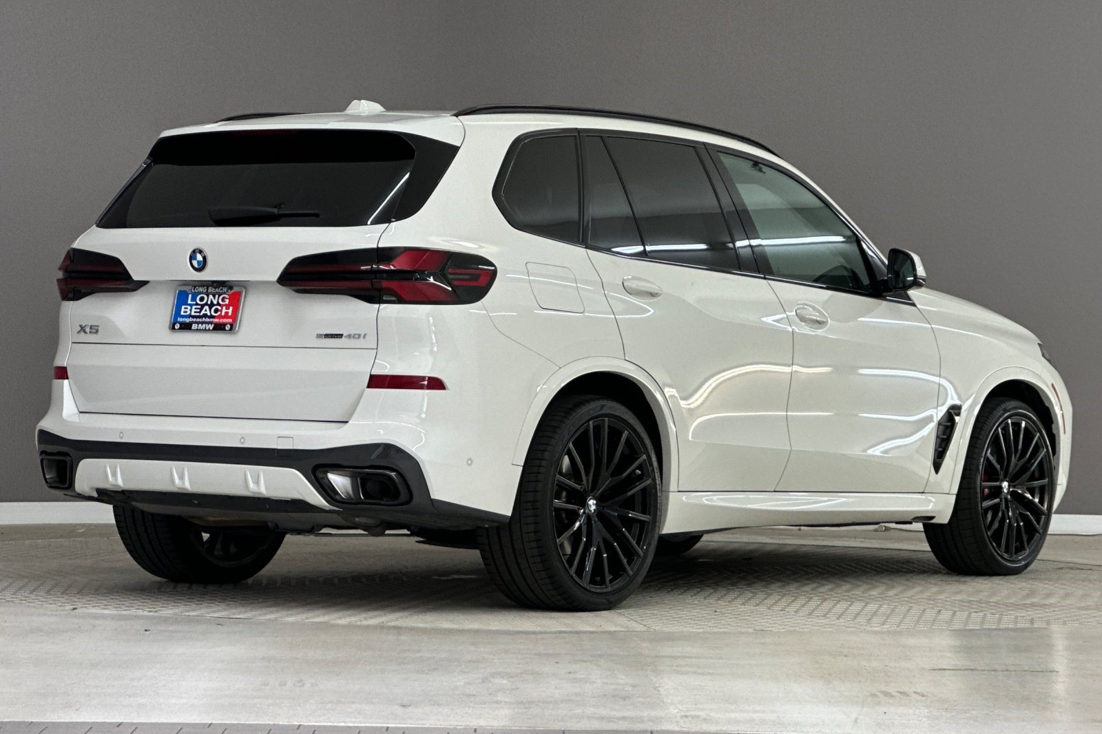 Certified 2024 BMW X5 sDrive40i w/ M Sport Package RWD image 8