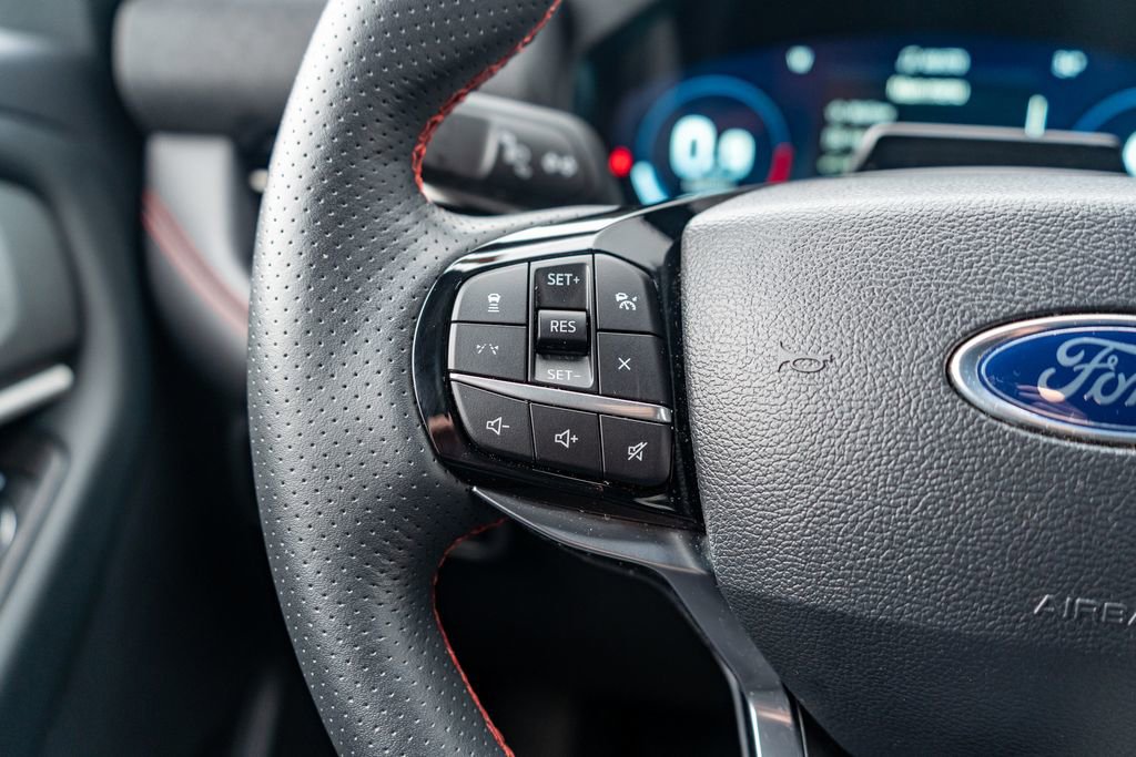 Used 2025 Ford Explorer ST-Line w/ ST-Line Street Pack image 23