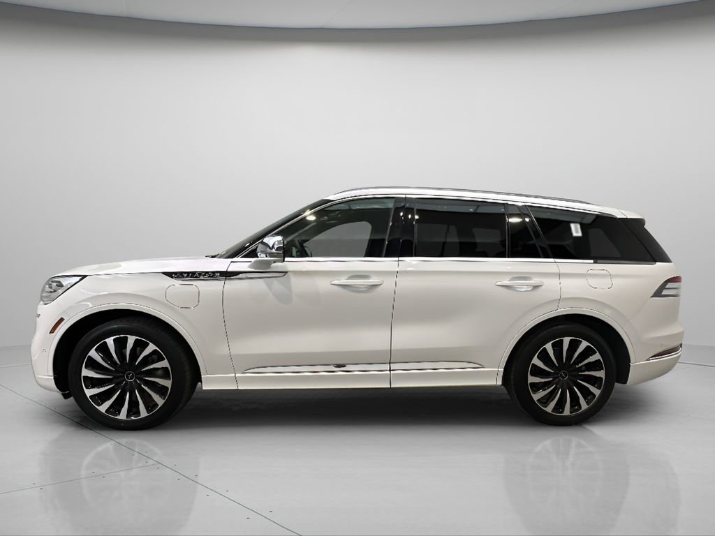 Used 2022 Lincoln Aviator Black Label Grand Touring image 2